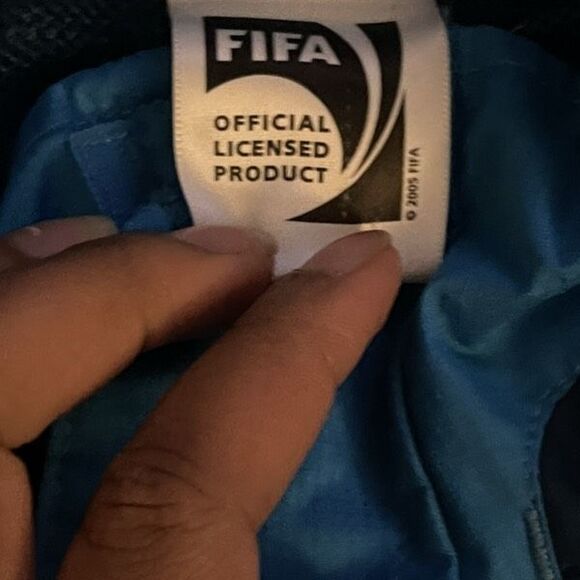 Adidas FIFA Volunteer Windbreaker - Picture 3 of 6